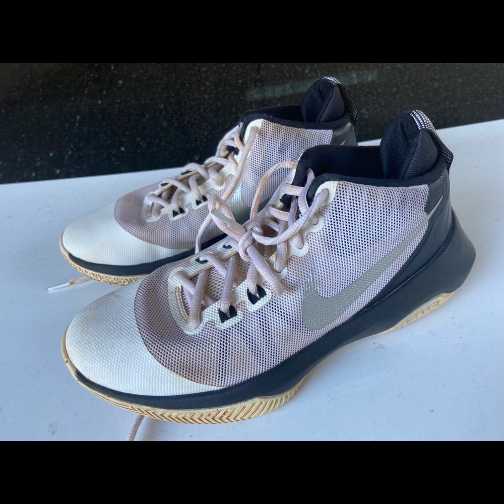 Nike tennis shoes